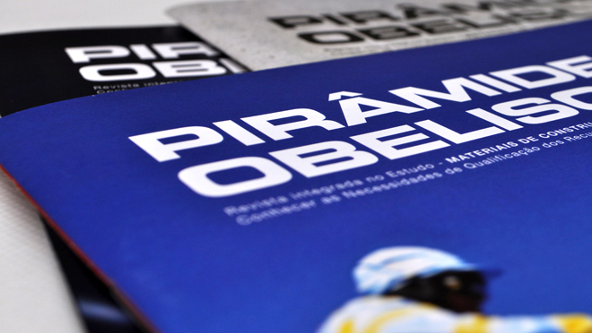 Design de revista Pirâmides e Obeliscos